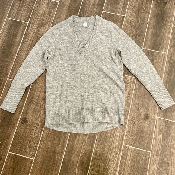 A New Day - Long V-neck Sweater - Picture 2 of 7